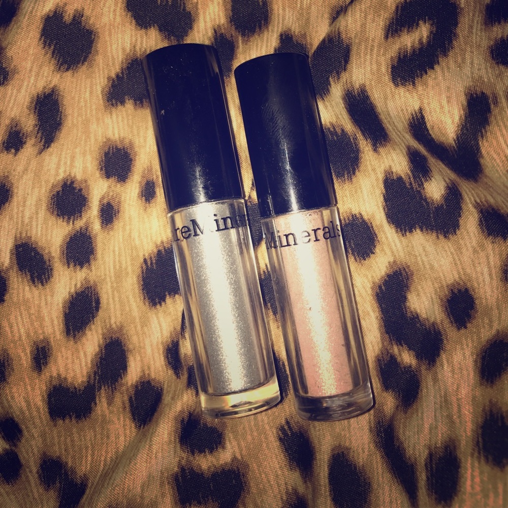 Bare minerals glimmer shadow