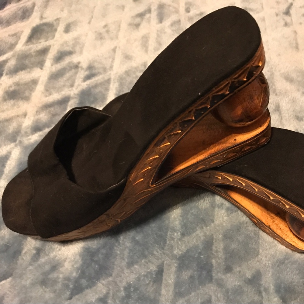 One of the kind!! For who are the shoes lovers