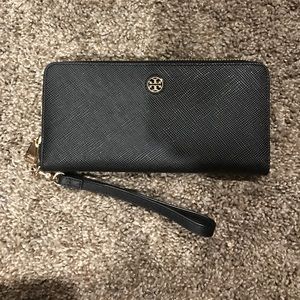 Tory burch wallet