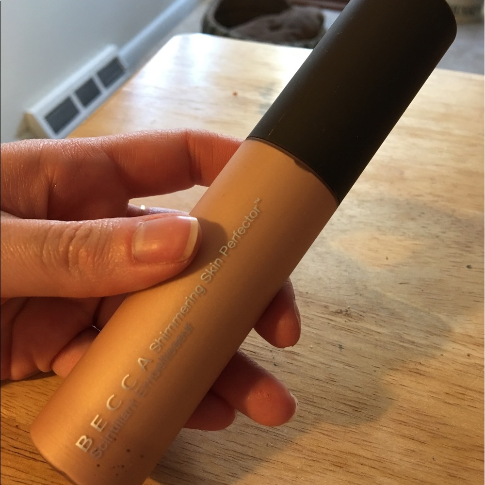 Becca liquid highlighter