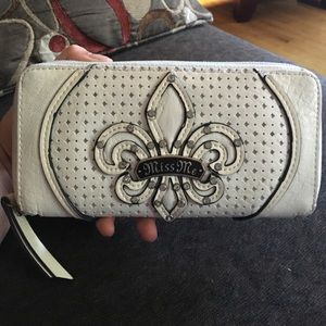 Miss me wallet