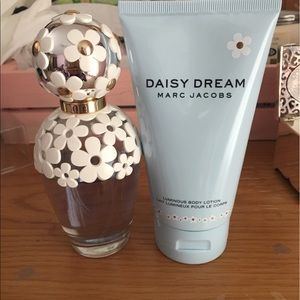 Marc Jacobs's daisy perfume