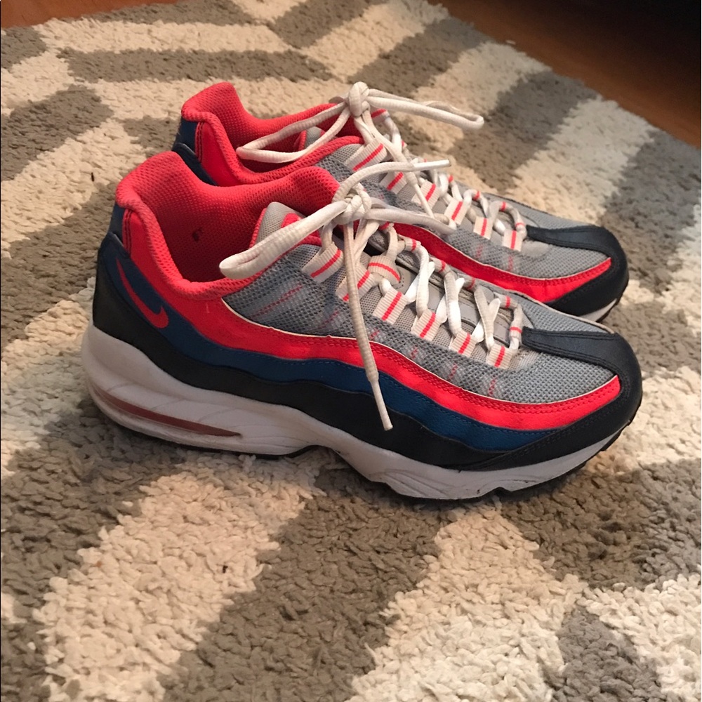 Nike Air Max 95 size 6Y