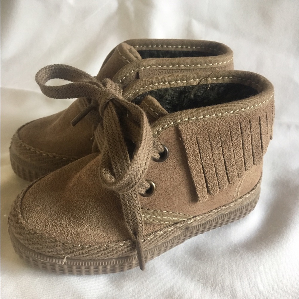 Moccasin inspired shoes