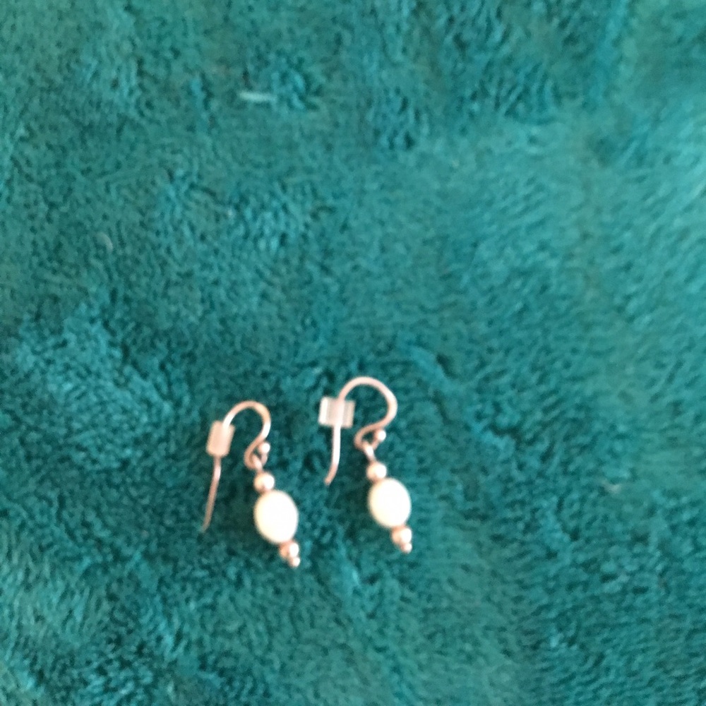 Pearl fishhook earrings