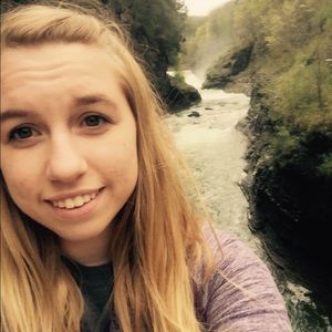 Meet your Posher, Amber