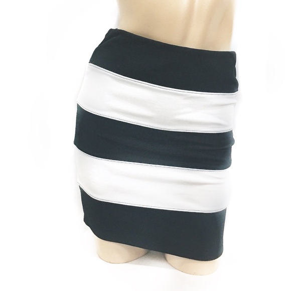Dresses & Skirts - Black white striped fitted pencil skirt