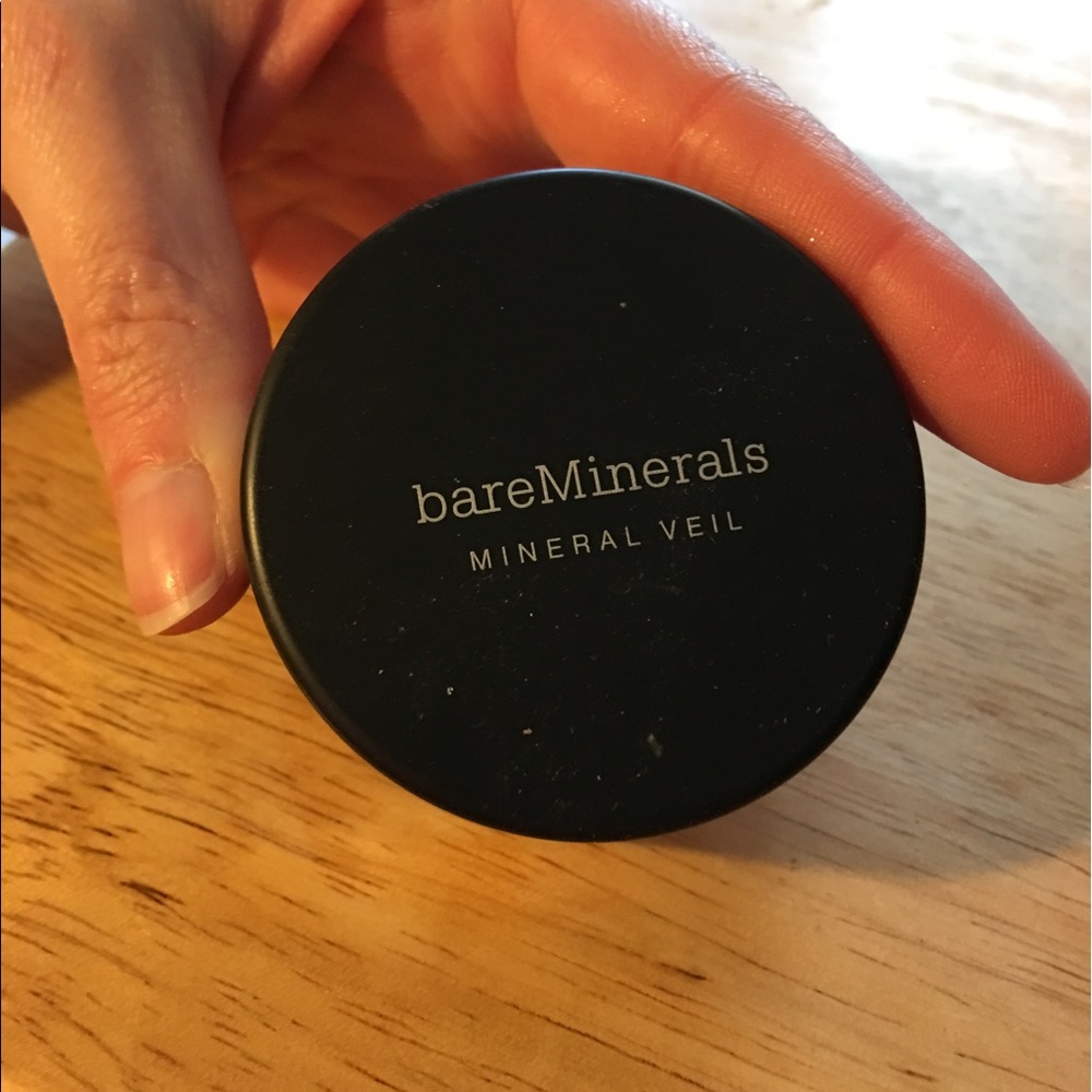 Bare minerals setting powder
