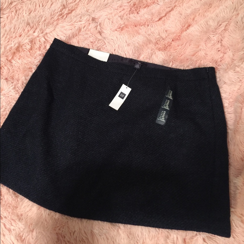 BRAND NEW GAP mini skirt