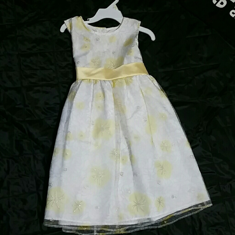 Girls dress