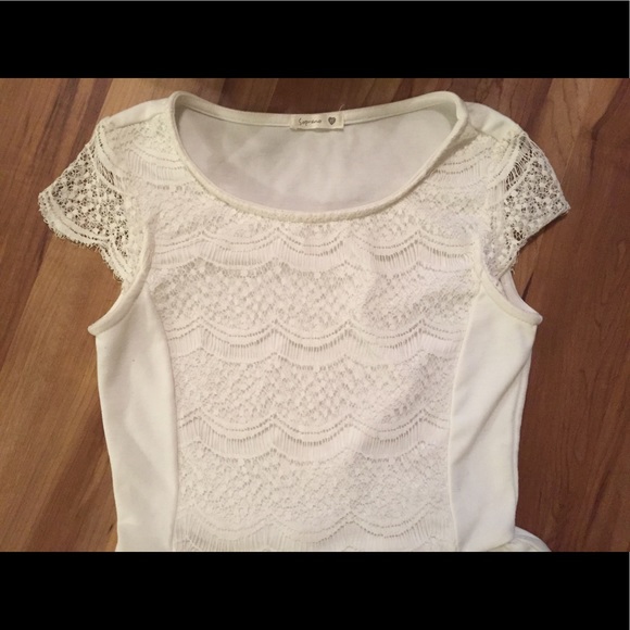 Feminine White Lace Peplum Top - Picture 3 of 3
