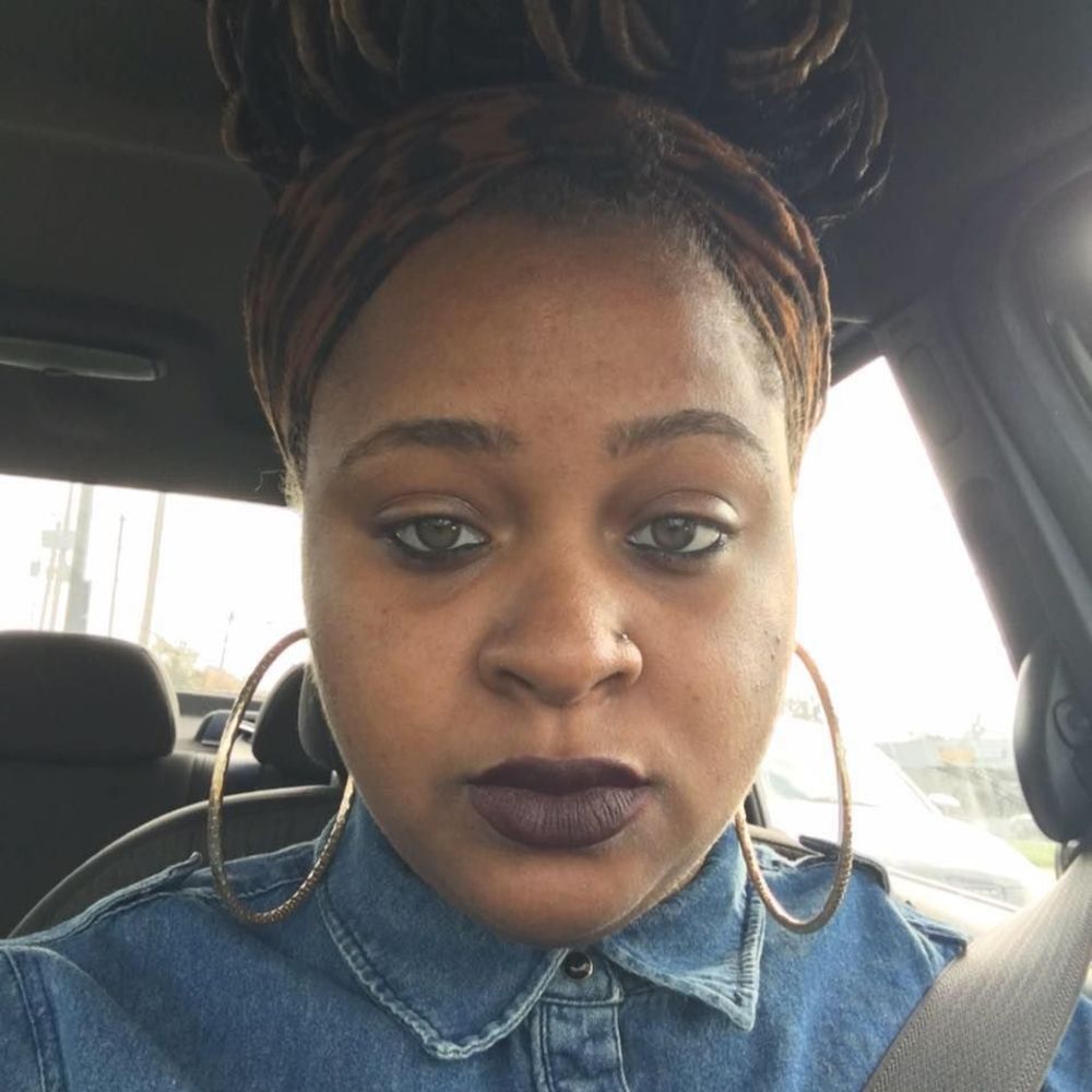 Meet your Posher, Junisha