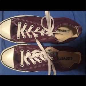Maroon converse