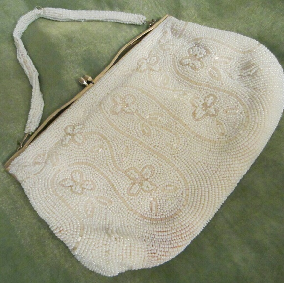 Broadway Exclusive White Sequined Floral Beaded Handbag MOP On Brass Frame - Picture 3 of 15