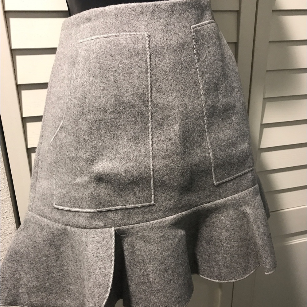 Felt mini Skirt by English factory. New!!