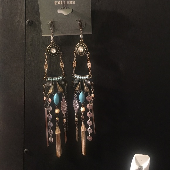 Express dangle chandler earrings - Picture 2 of 2