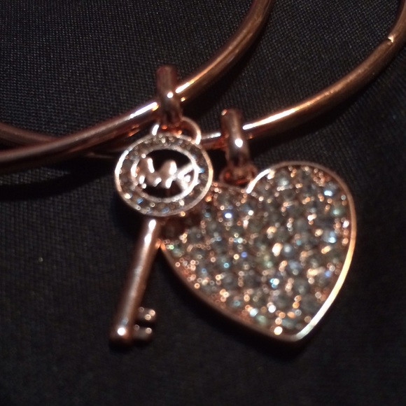 MK Rose Gold Bangle Bracelet Heart & Key Charms - Picture 3 of 3
