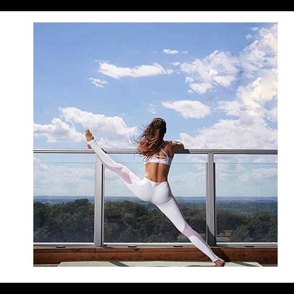 1-left 🌺White Yoga leggings 🌺 - Picture 4 of 5