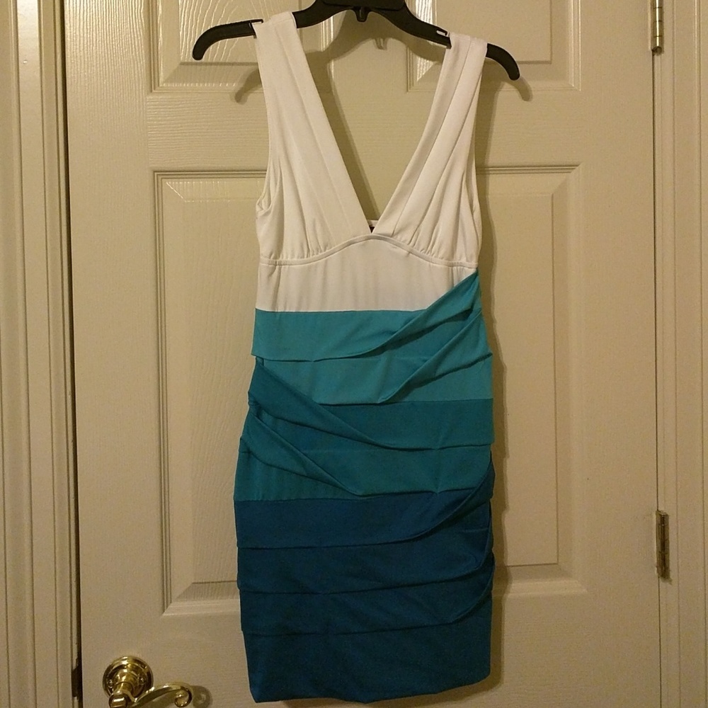 Sevengate Dress & necklace
