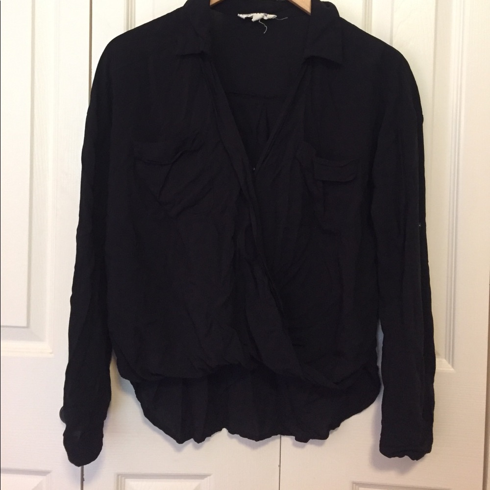 Olive & Oak Black Cross-Body Top.