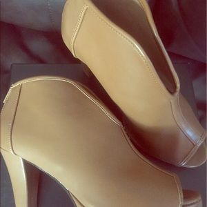 Ankle boots open toe