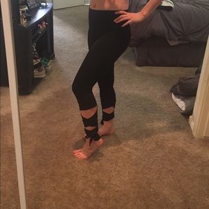 Lace up yoga pants size small