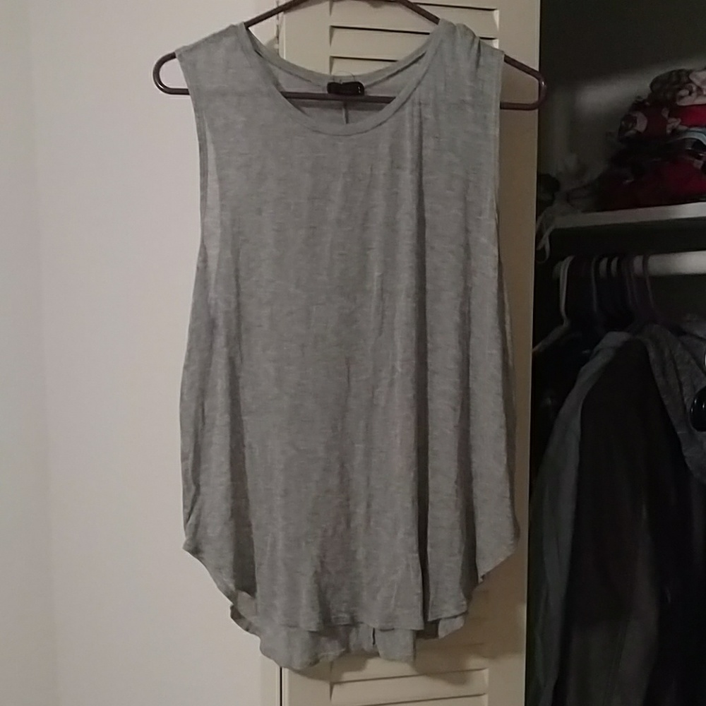 Grey tank top