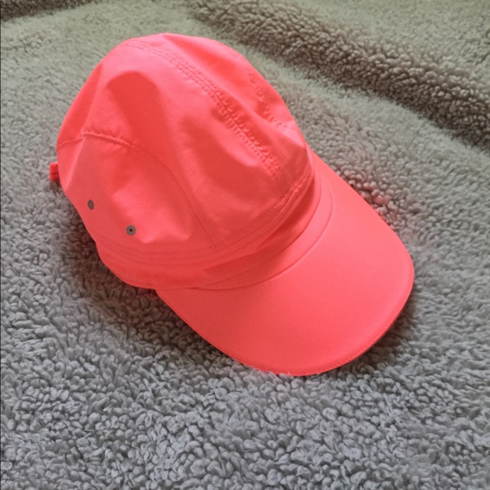 Lululemon race to pace hat
