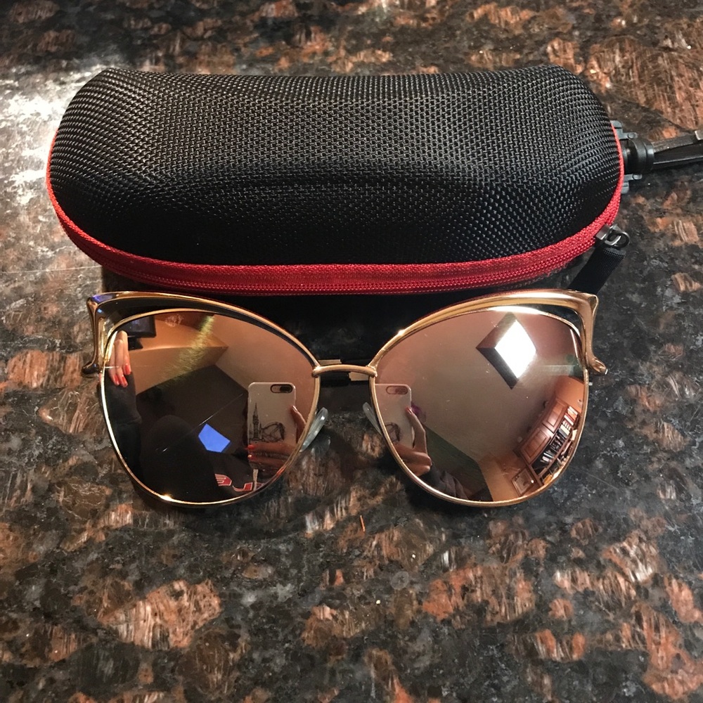 Cat eye mirrored sunglasses