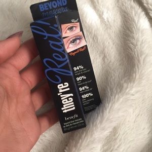 BRAND NEW MASCARA