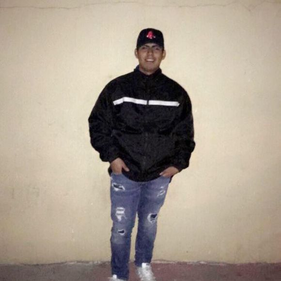 Meet your Posher, Julián - Picture 1 of 1