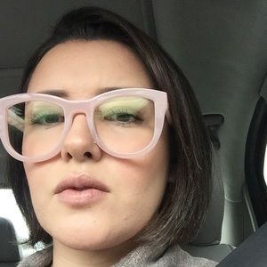 Meet your Posher, Evelyn