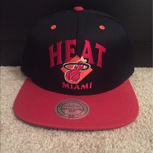 🆕 Miami Heat Mitchell and Ness a new hat