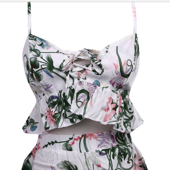 🌸new🌸Floral 2pcs jump suits set - Picture 2 of 3