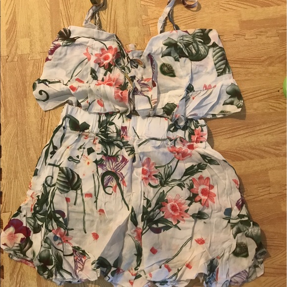 🌸new🌸Floral 2pcs jump suits set - Picture 3 of 3