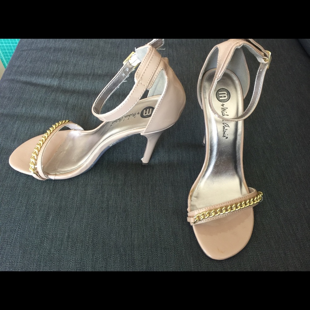 Nude Patent PU single strap with gold chain