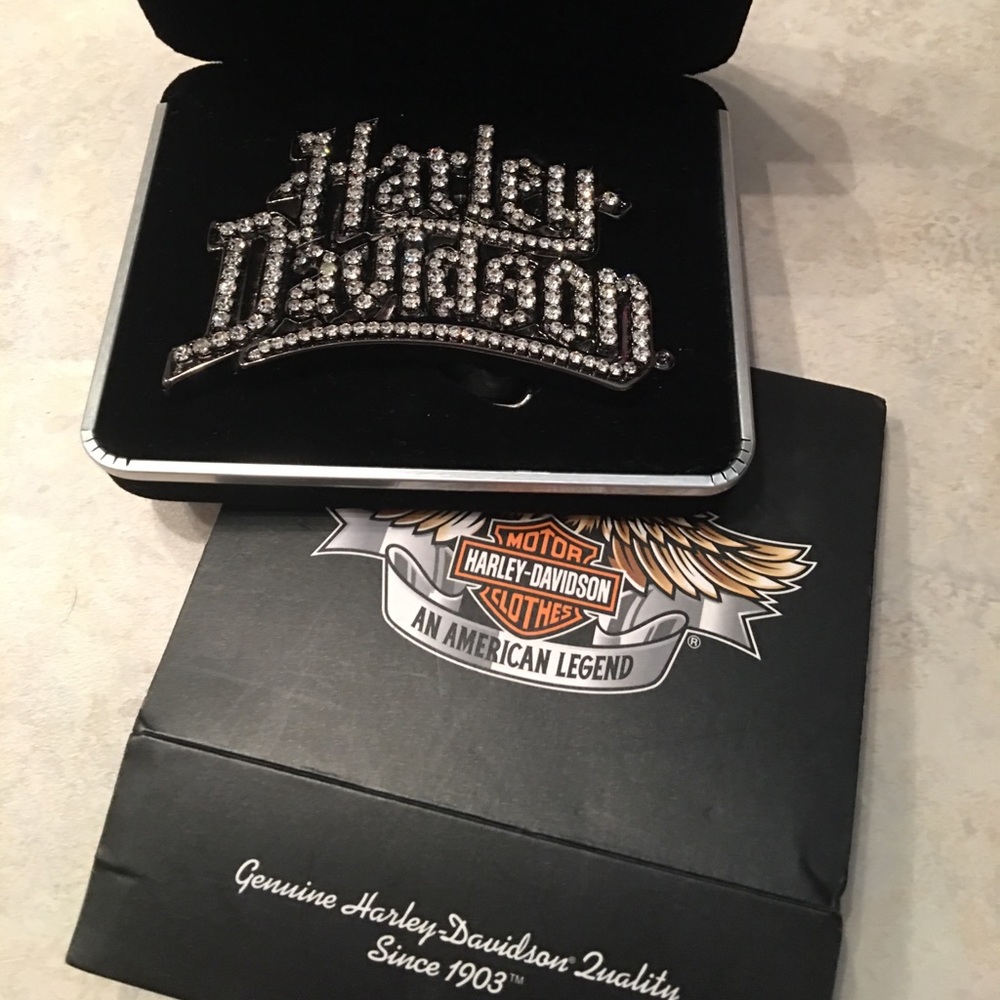 Women's buckle PRICE IS FIRM!