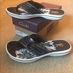 Clarks Collection Flip Flops