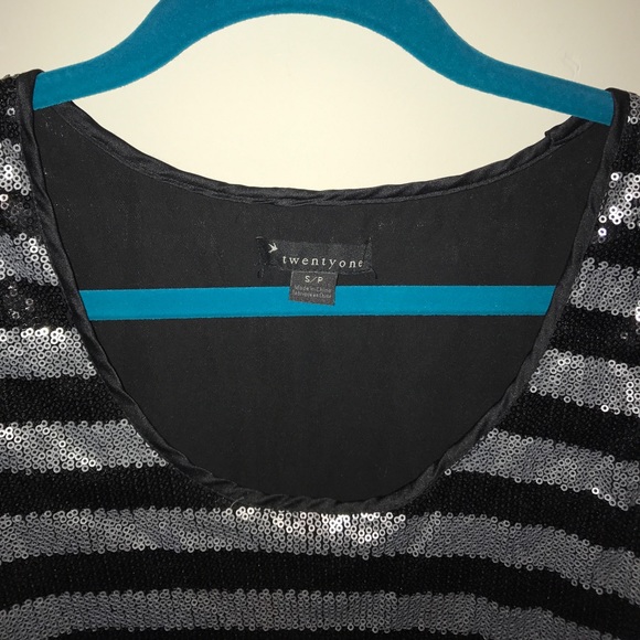 Forever 21 blouse - Picture 3 of 3