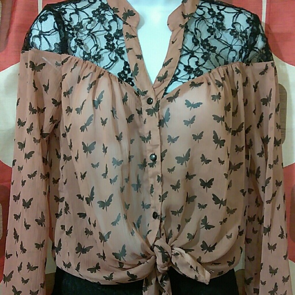 🎆Gifted🎆Cute Sheer Blouse - Picture 2 of 4