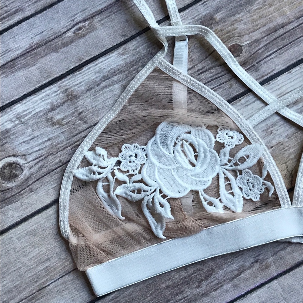 🔥MOVING SALE🔥Lace Mesh Floral Bralette - Picture 6 of 7