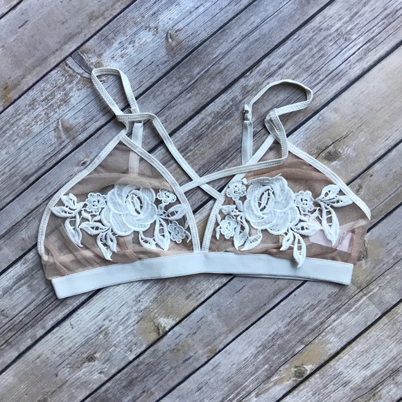 🔥MOVING SALE🔥Lace Mesh Floral Bralette - Picture 3 of 7