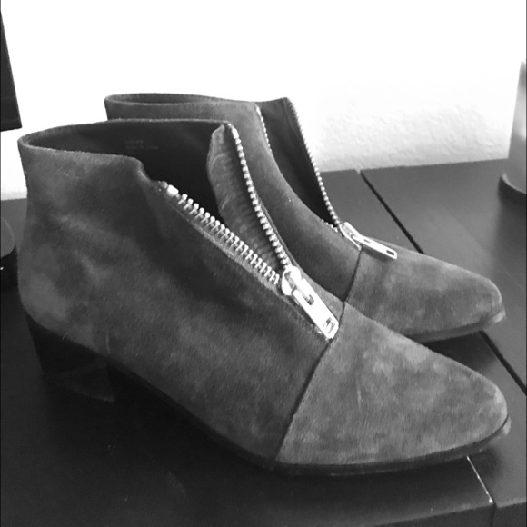 Break new boots, leather. Size 9.5: - Picture 1 of 1