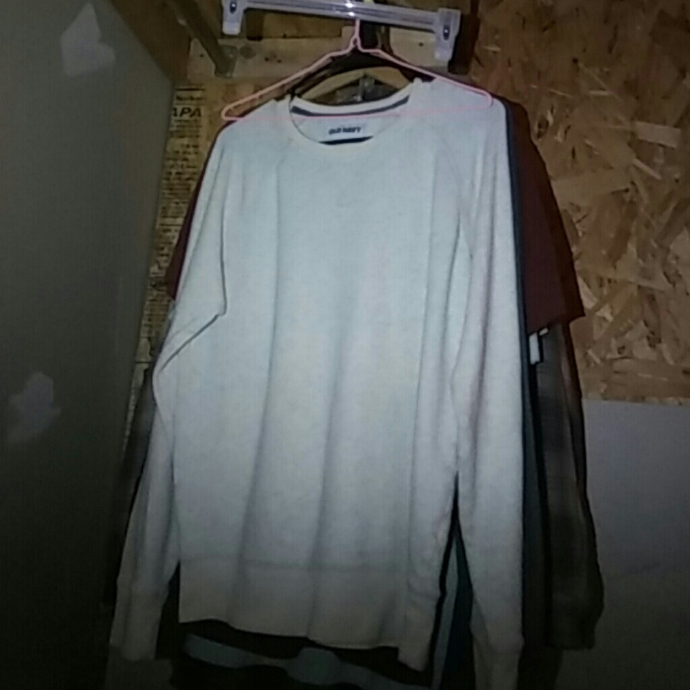 Old navy long sleeve shirt