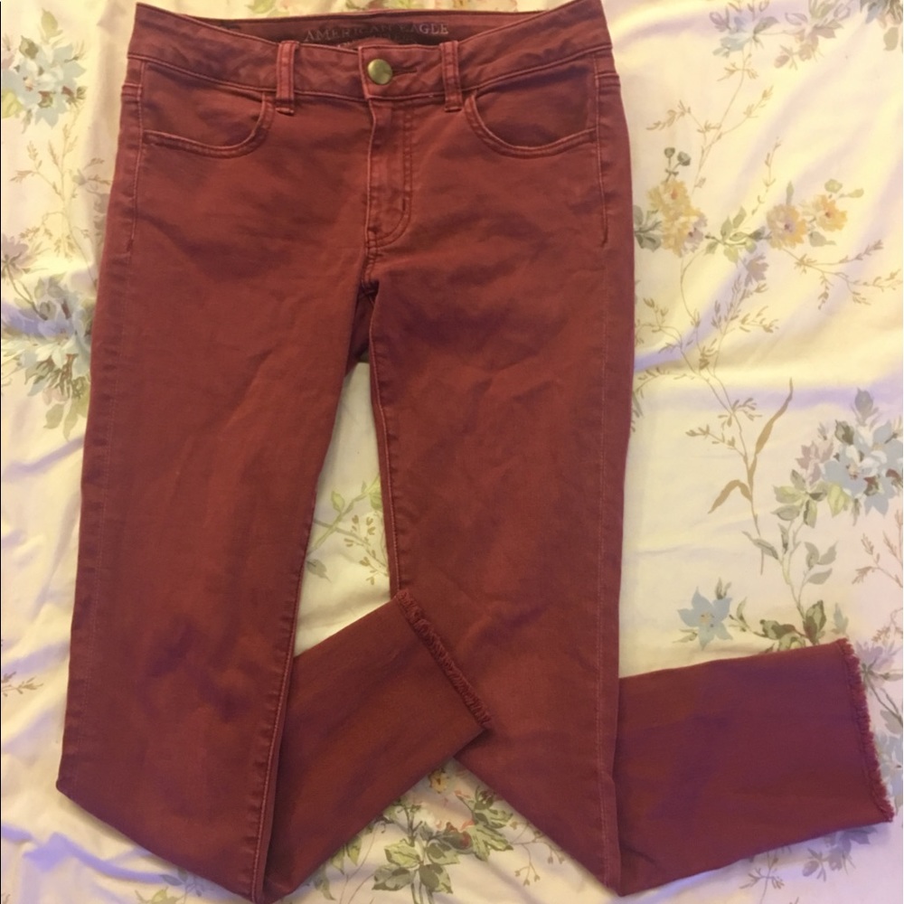 Rust colored super super stretch AE jeans ✨