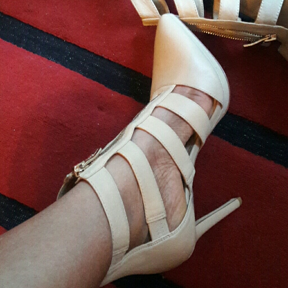 BCBGeneration heels - Picture 3 of 6