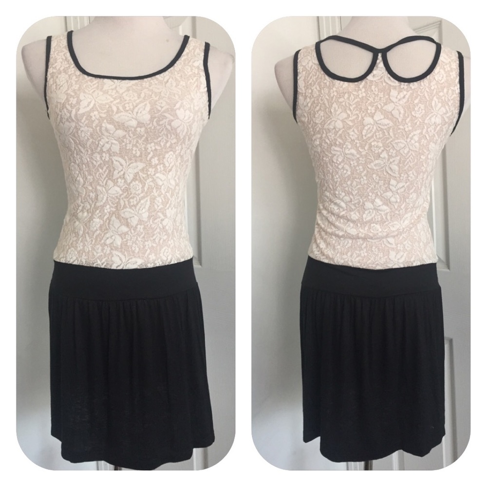 Sleeveless Black And Lace Dress By Kala