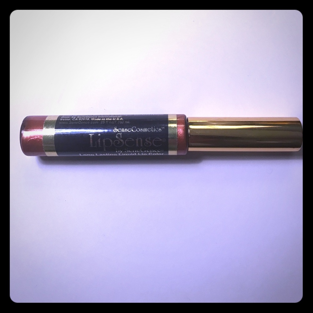LipSense Plum Pretty - Picture 1 of 3