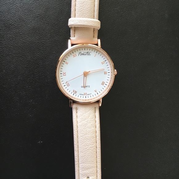 Nanette Lepore classic rose gold watch - Picture 1 of 4