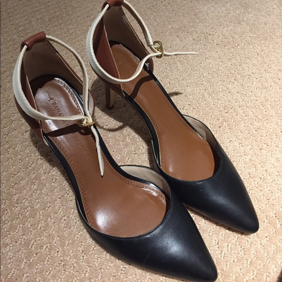 Banana Republic Shoes - Banana Republic Tri-Color Heels